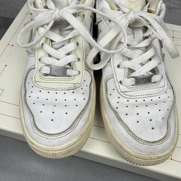 Nike Air Force 1 Low White Sneakers Women’s Size 7.5 Classic Iconic Distressed - Picture 9 of 9